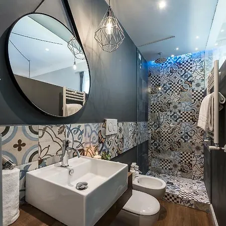 Z-archsuites 게스트하우스 4*